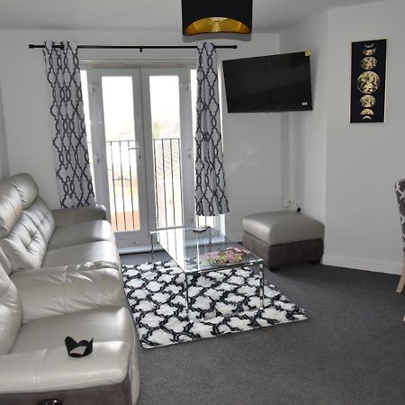 Spacious 1 Bedroom Apartment In Wigan Shevington Екстериор снимка