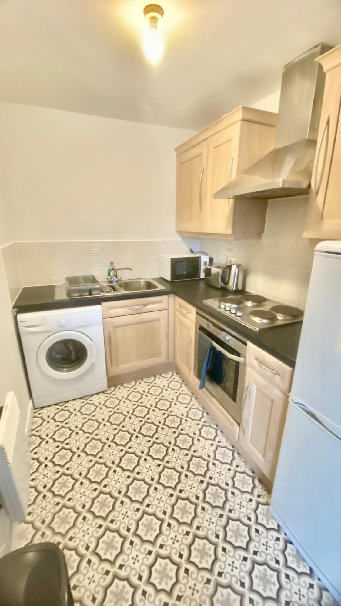Spacious 1 Bedroom Apartment In Wigan Shevington Екстериор снимка